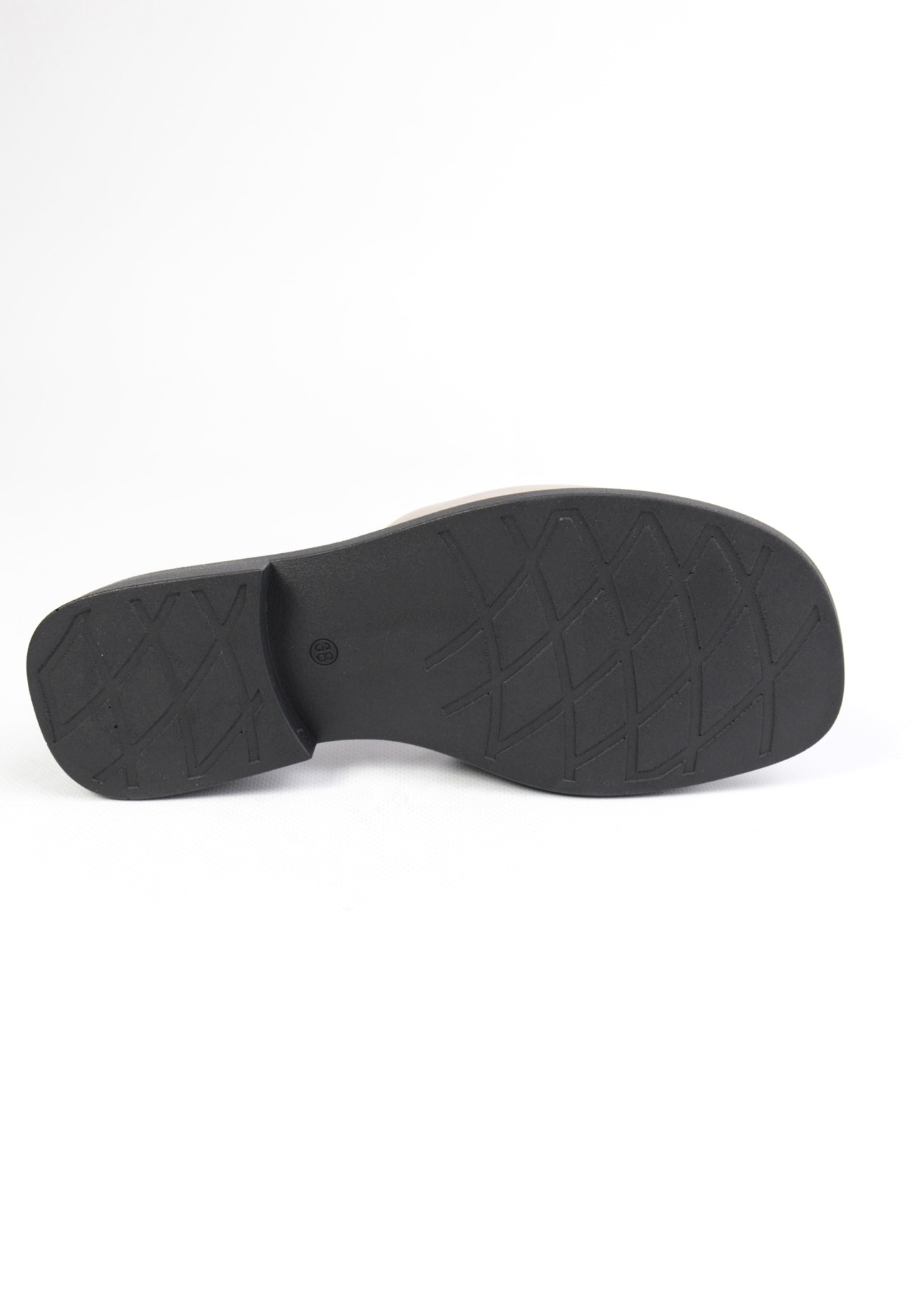 картинка Шлепанцы кожаные Benito от магазина Pratik