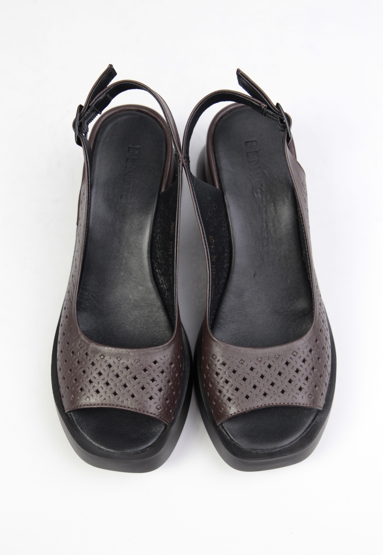 картинка Босоножки кожаные Benito от магазина Pratik