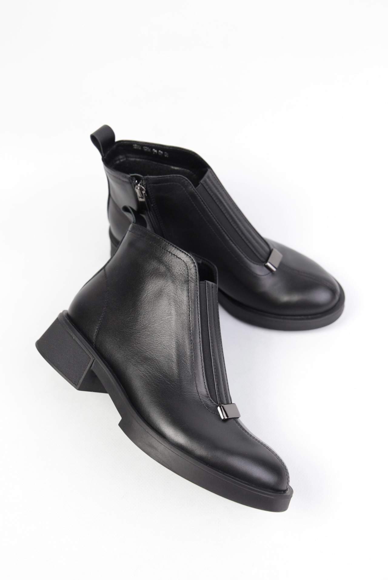 картинка Ботинки кожаные Benito от магазина Pratik