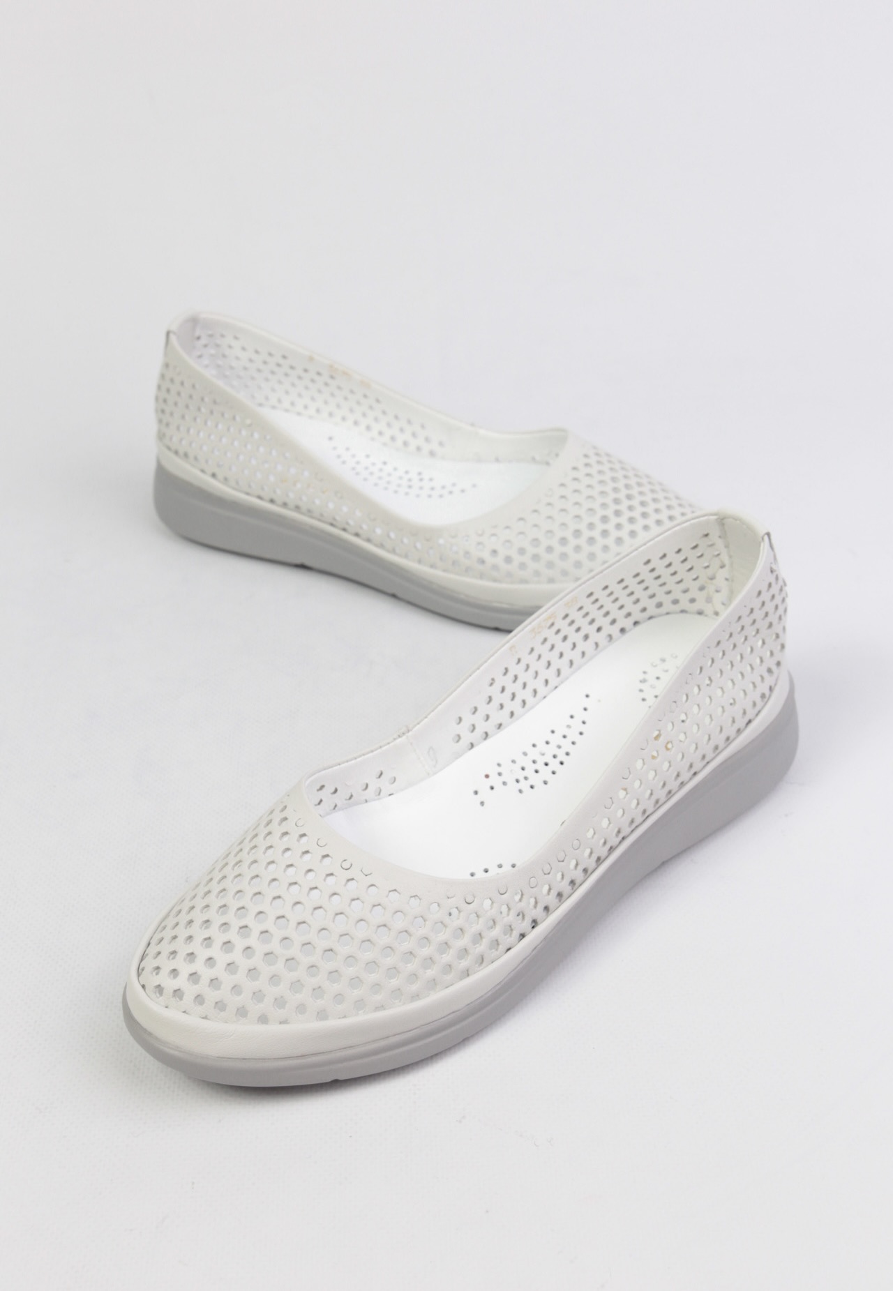 картинка Балетки кожаные Benito от магазина Pratik