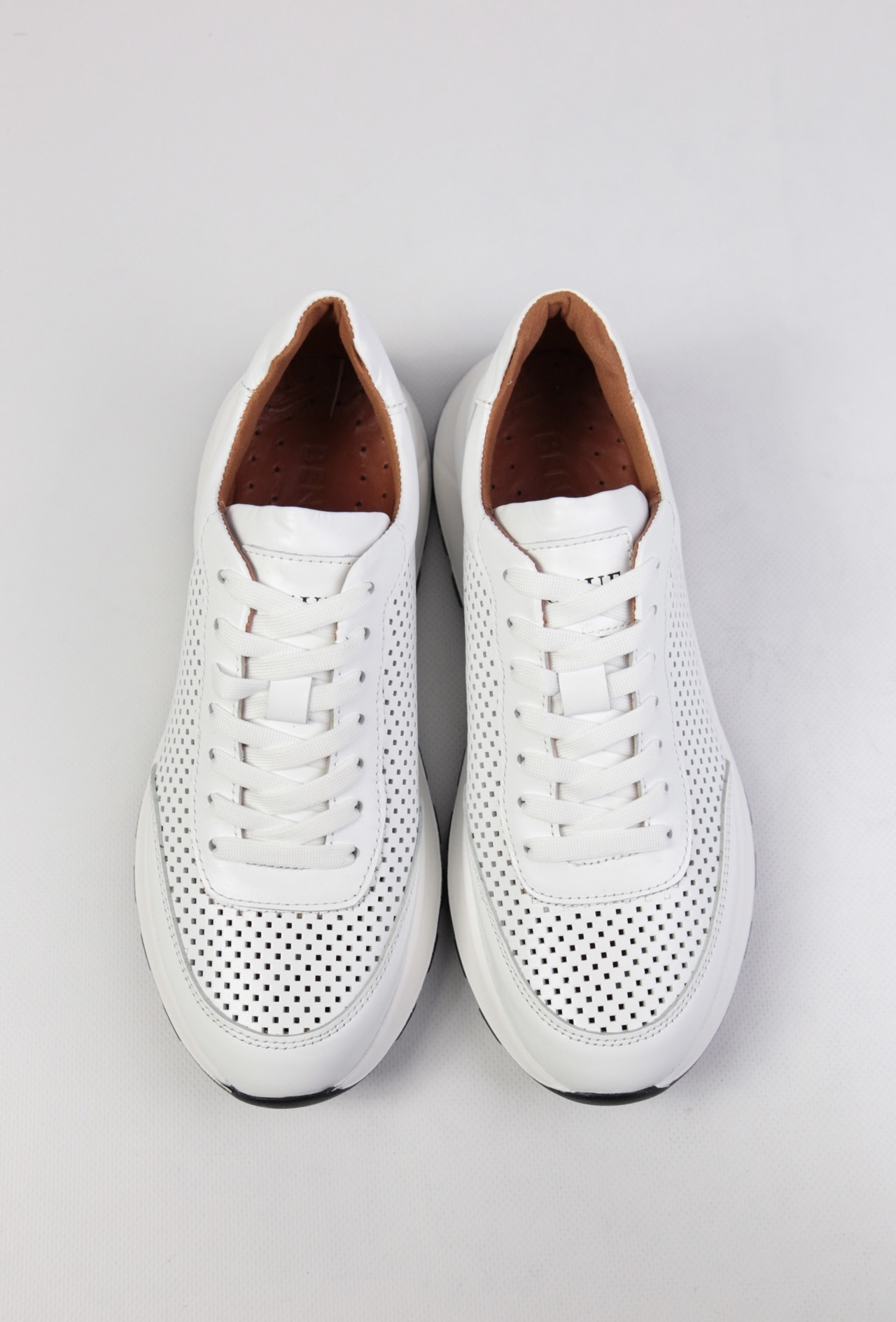 картинка Кроссовки кожаные Benito от магазина Pratik