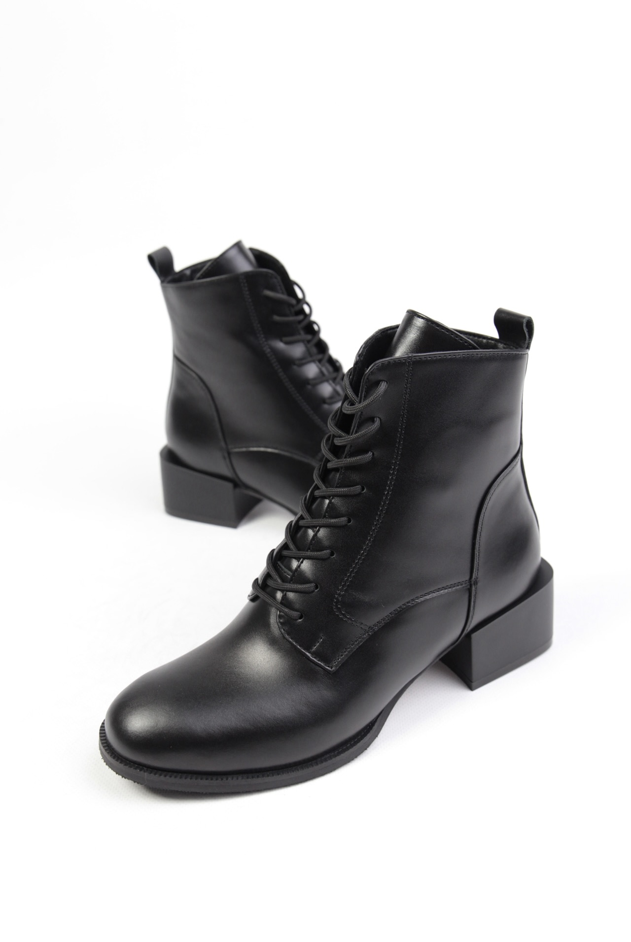 картинка Ботильоны кожаные Benito от магазина Pratik