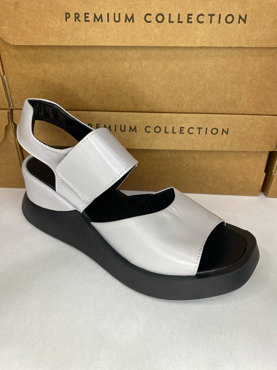 картинка Босоножки кожаные Benito от магазина Pratik