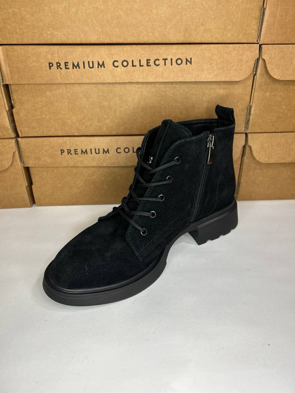 картинка Ботинки замшевые Benito от магазина Pratik