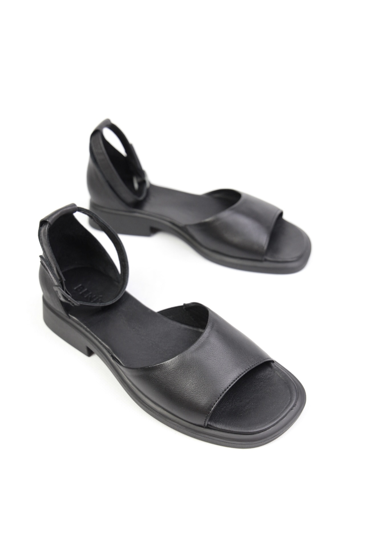 картинка Сандалии кожаные Benito от магазина Pratik