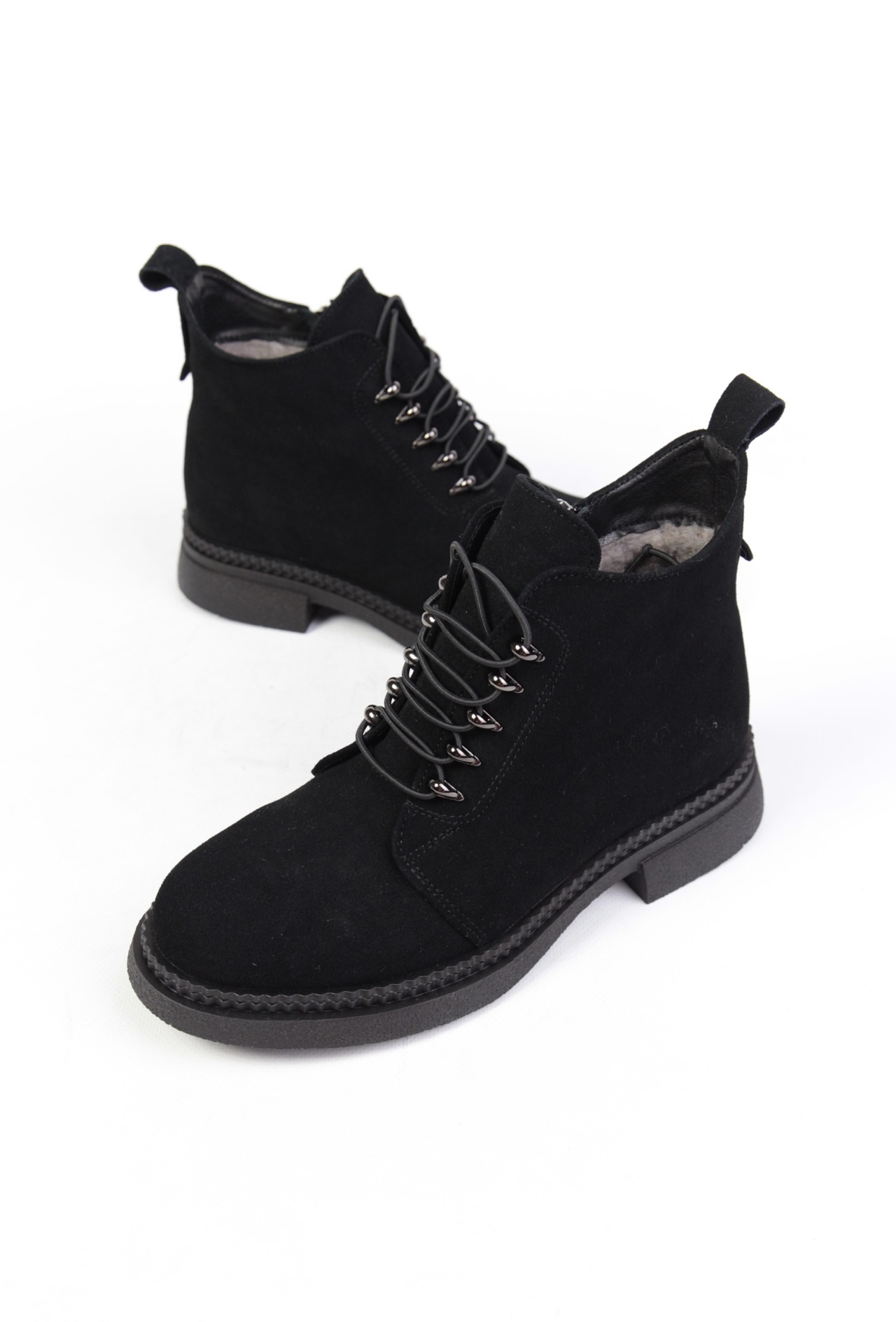 картинка Ботинки замшевые Benito от магазина Pratik