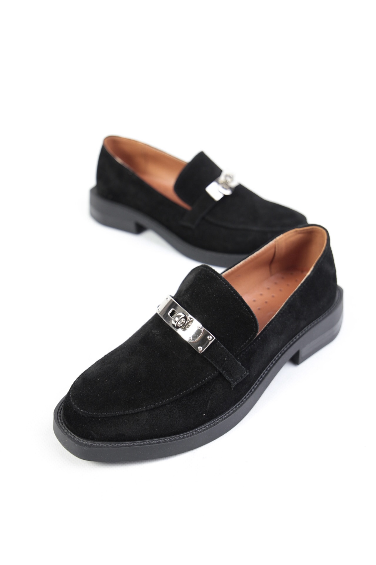 картинка Лоферы замшевые Benito от магазина Pratik