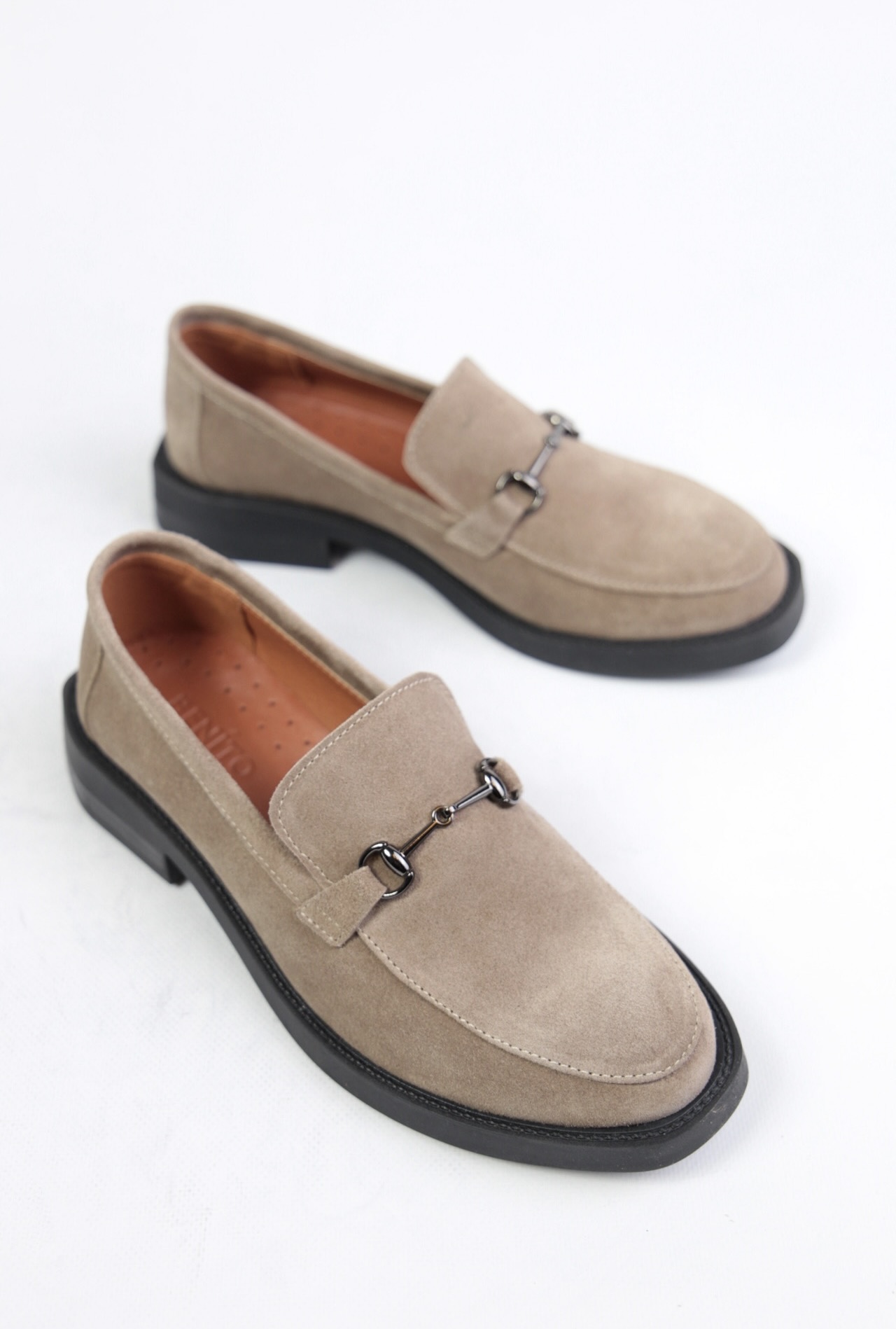 картинка Лоферы замшевые Benito от магазина Pratik