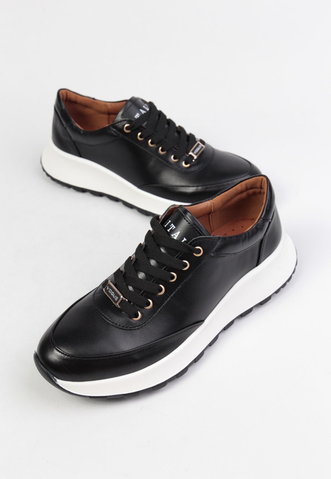 картинка Кроссовки кожаные Benito от магазина Pratik