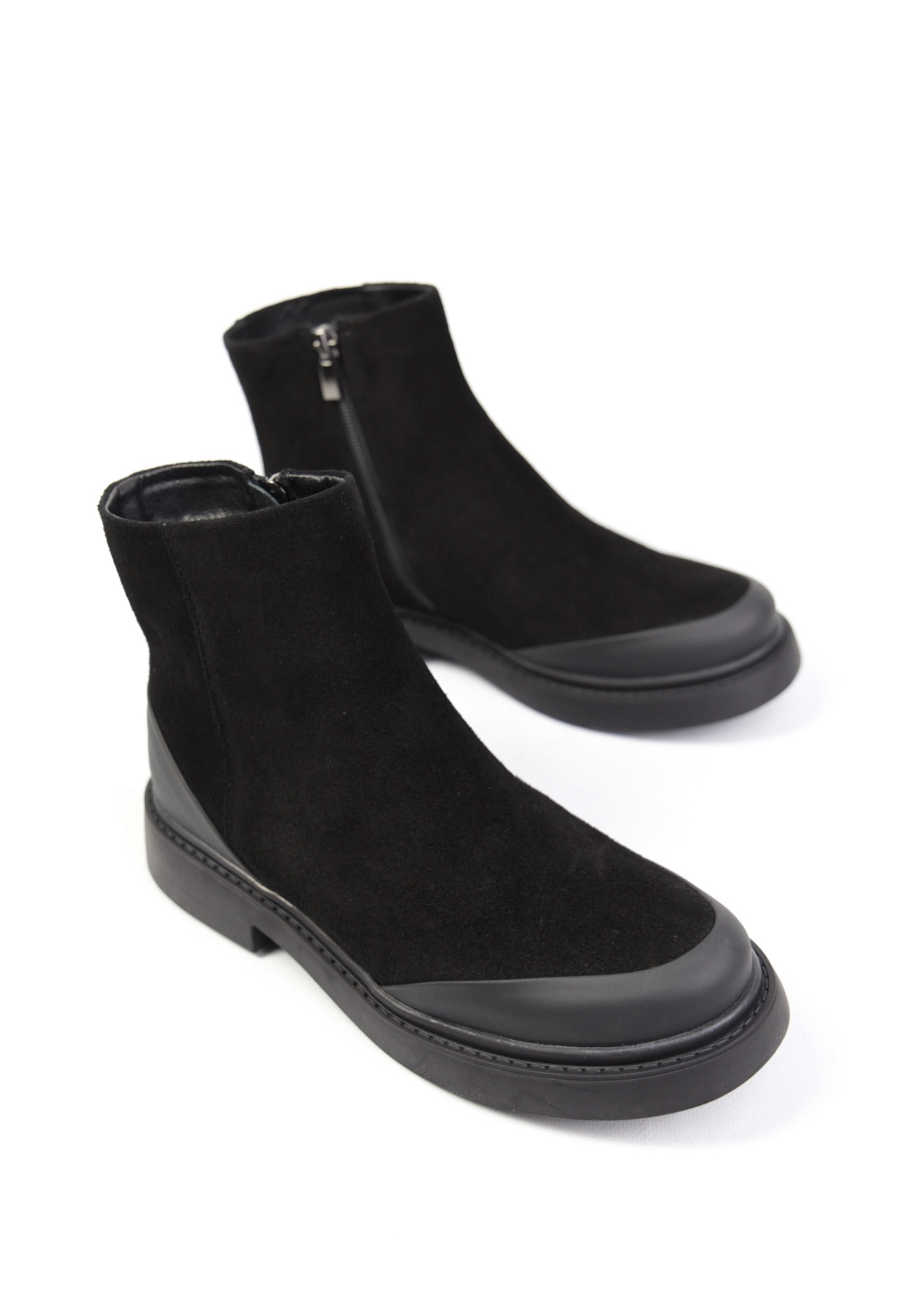 картинка Ботинки замшевые Benito от магазина Pratik