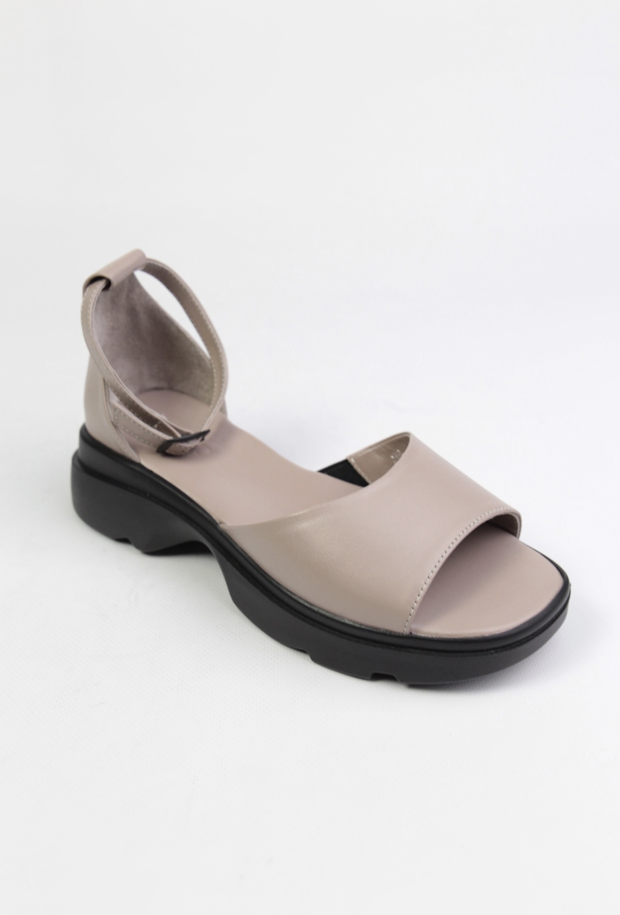 картинка Босоножки кожаные Benito от магазина Pratik