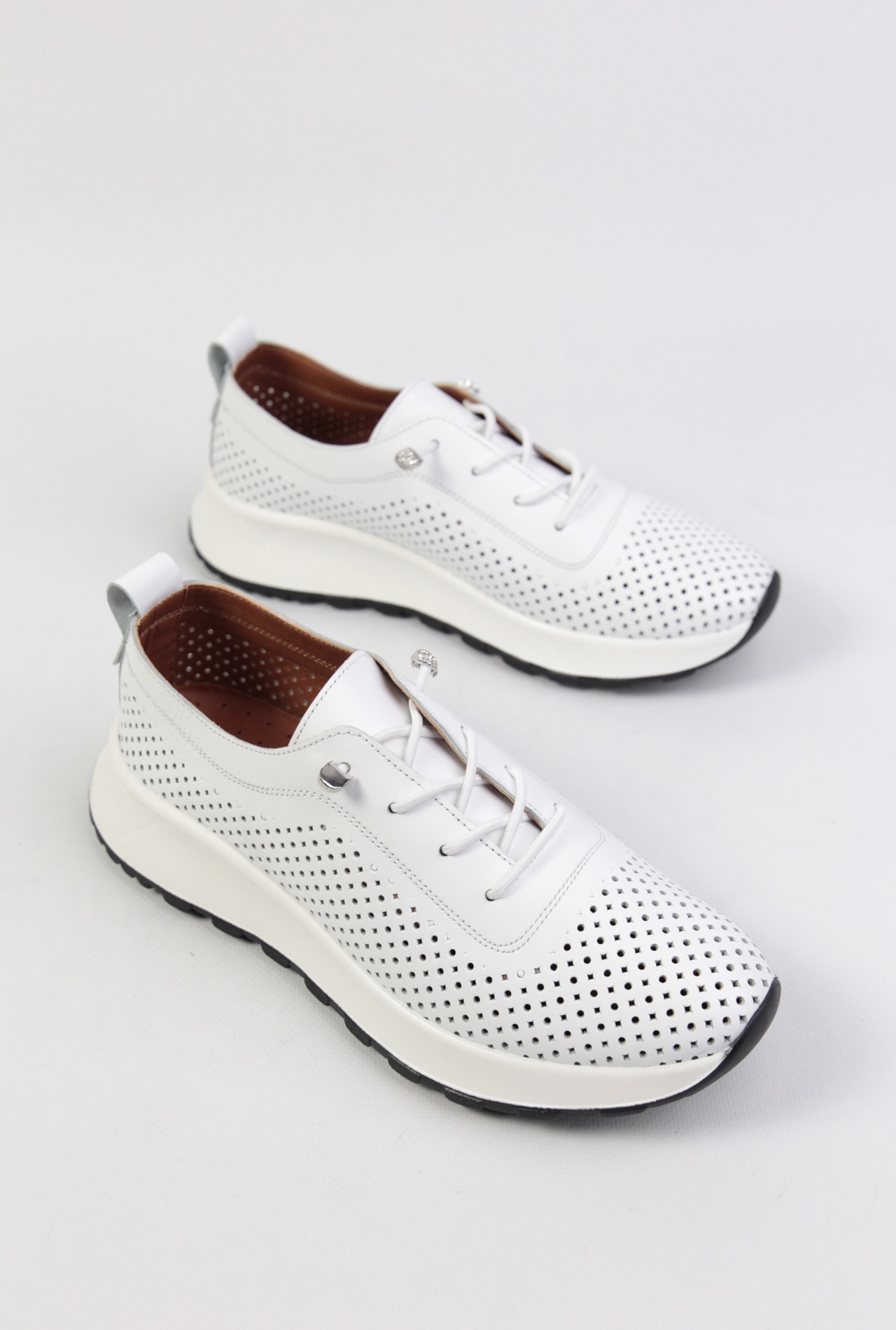 картинка Кроссовки кожаные Benito от магазина Pratik