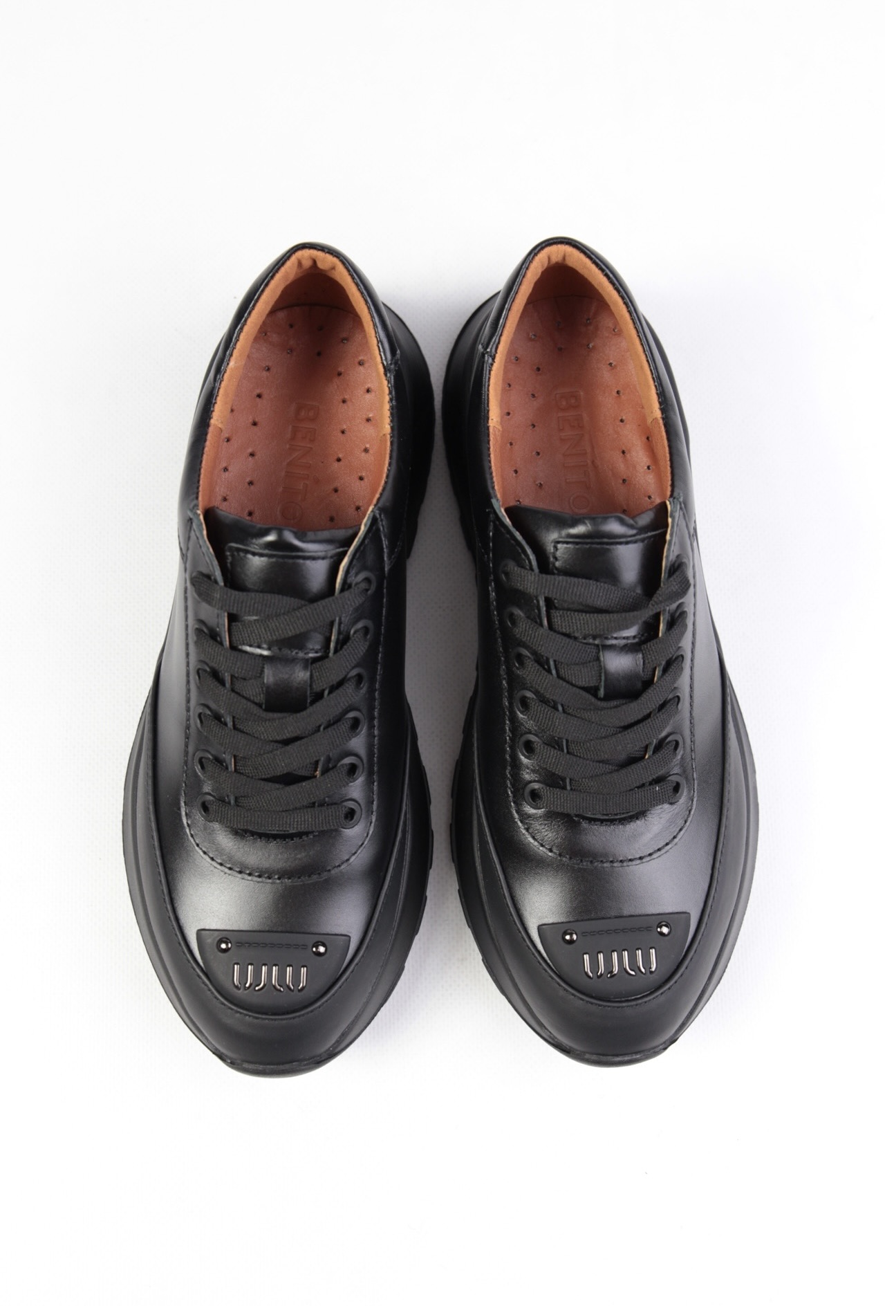 картинка Кроссовки кожаные Benito от магазина Pratik