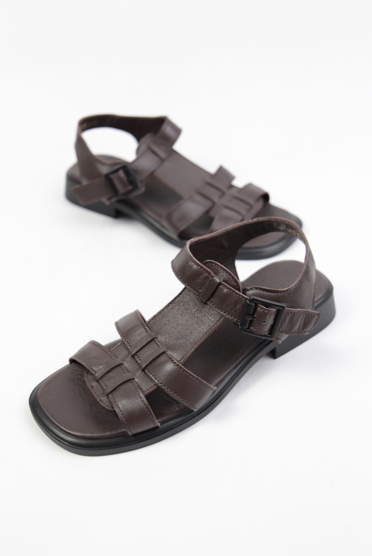 картинка Сандалии кожаные Benito от магазина Pratik