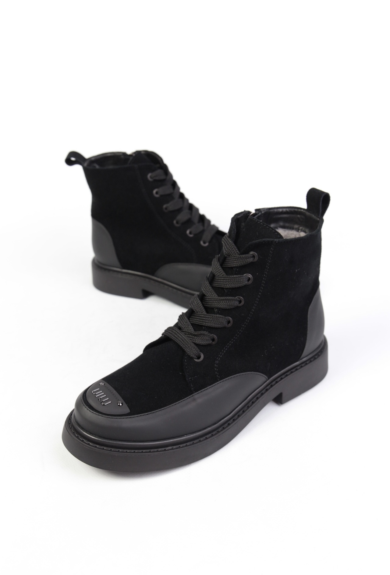 картинка Ботинки замшевые Benito от магазина Pratik