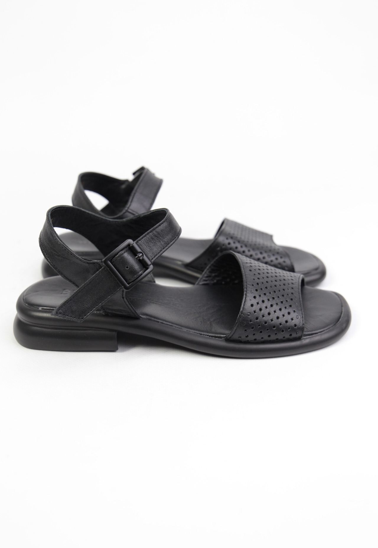 картинка Сандалии кожаные Benito от магазина Pratik