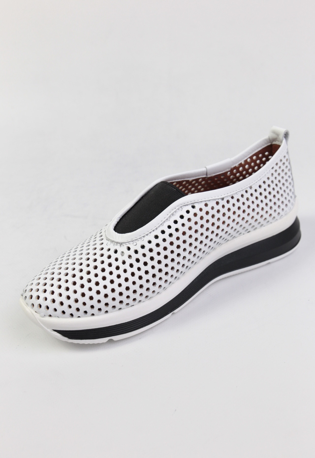 картинка Слипоны кожаные Benito от магазина Pratik