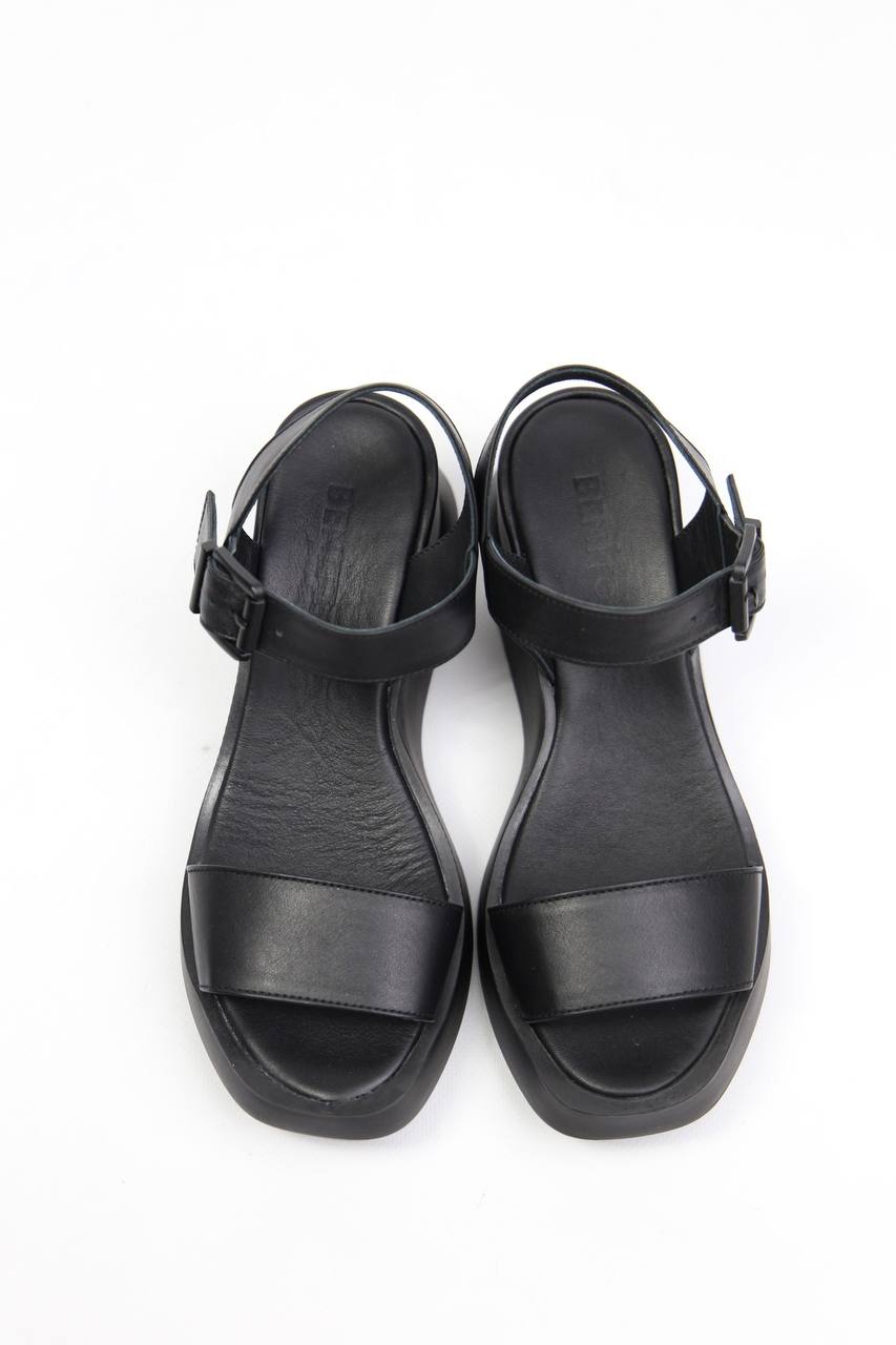 картинка Босоножки кожаные Benito от магазина Pratik