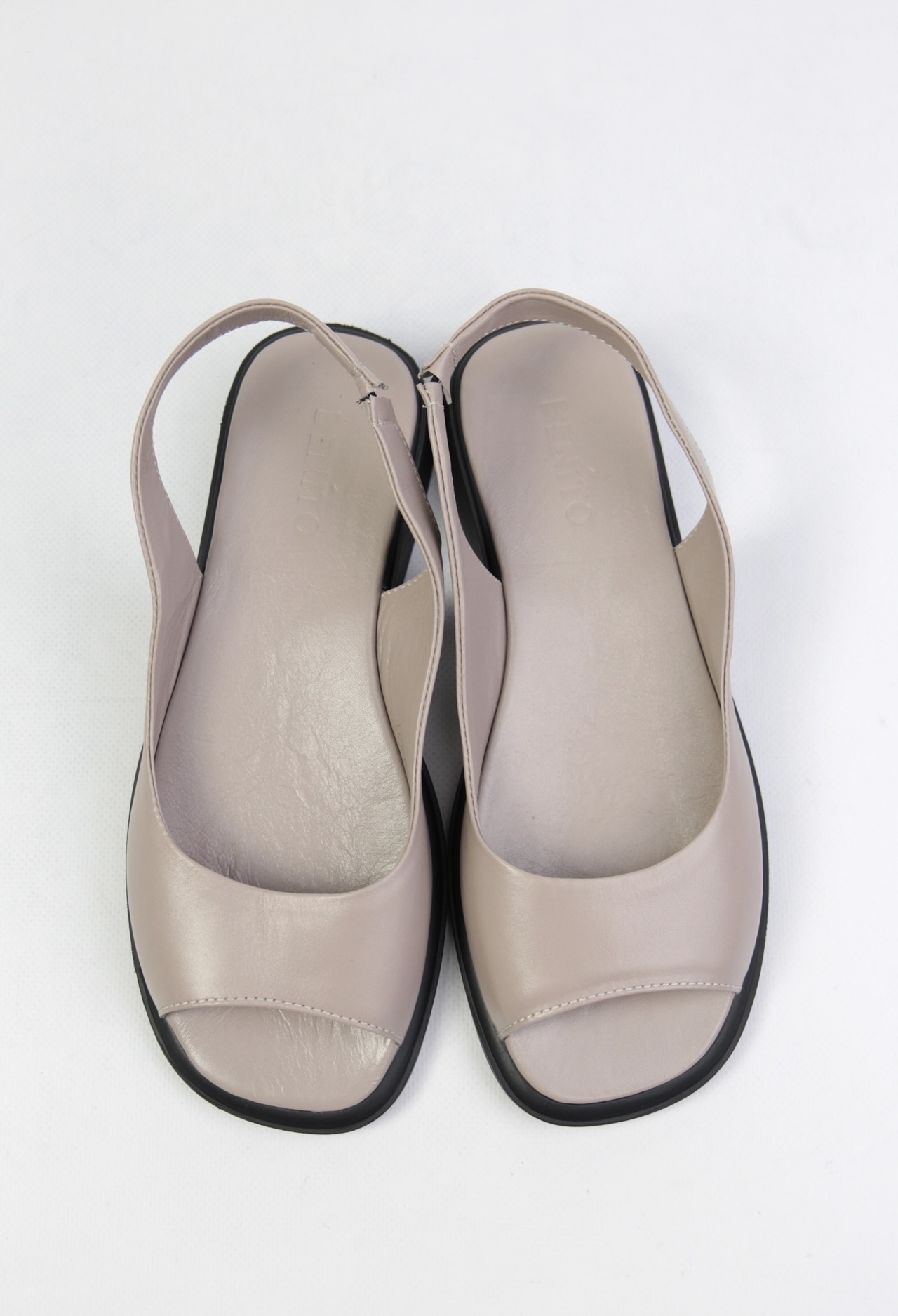 картинка Сандалии кожаные Benito от магазина Pratik