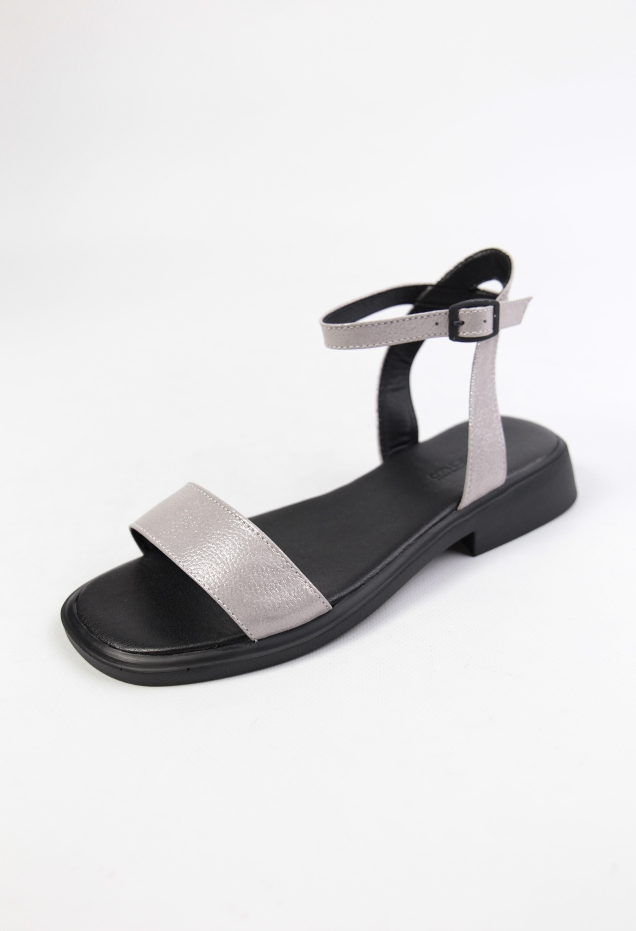 картинка Сандалии кожаные Benito от магазина Pratik