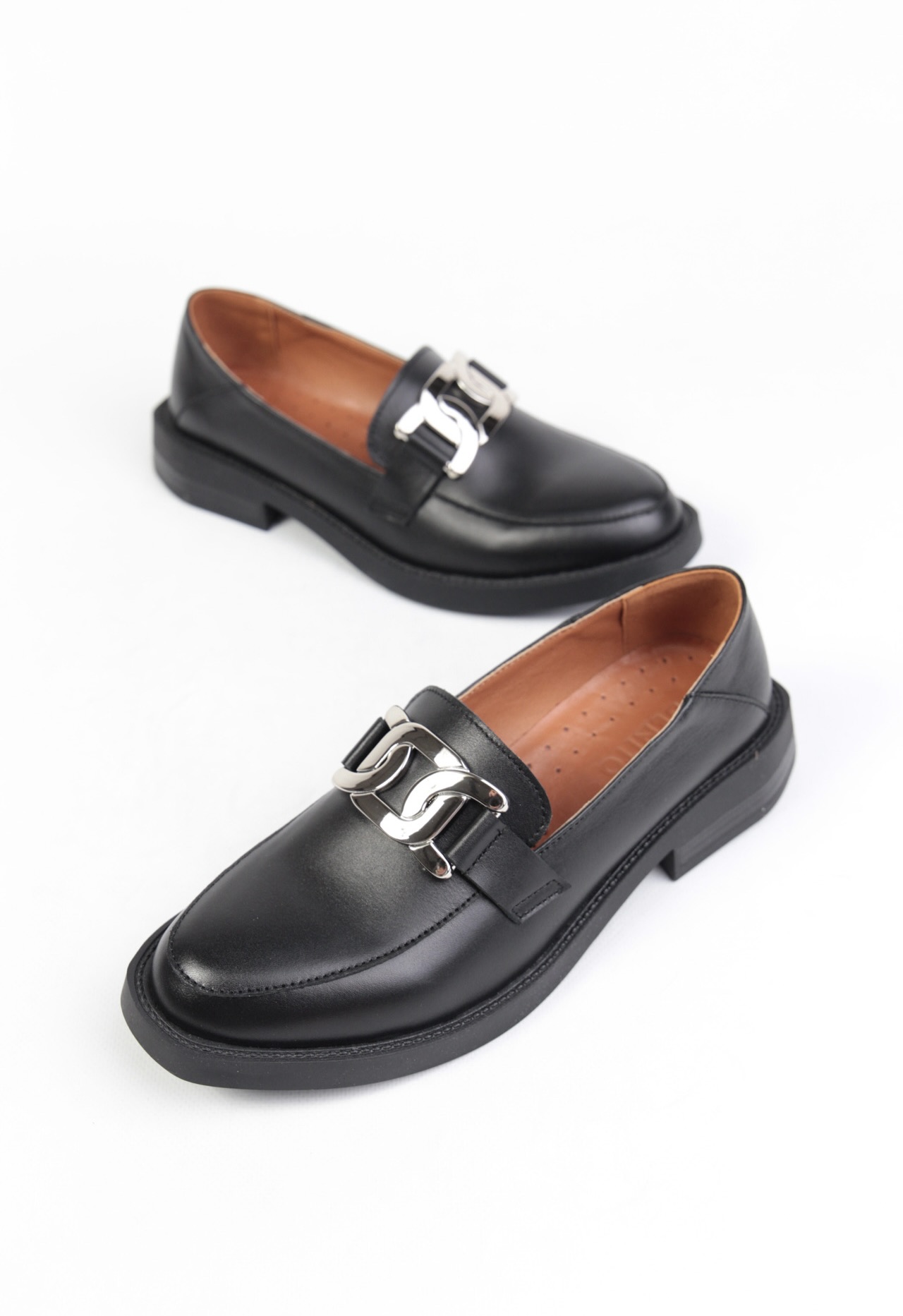 картинка Лоферы кожаные Benito от магазина Pratik