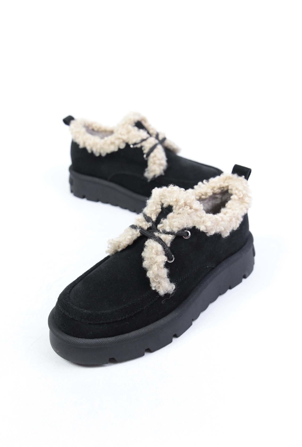 картинка Ботинки замшевые Benito от магазина Pratik