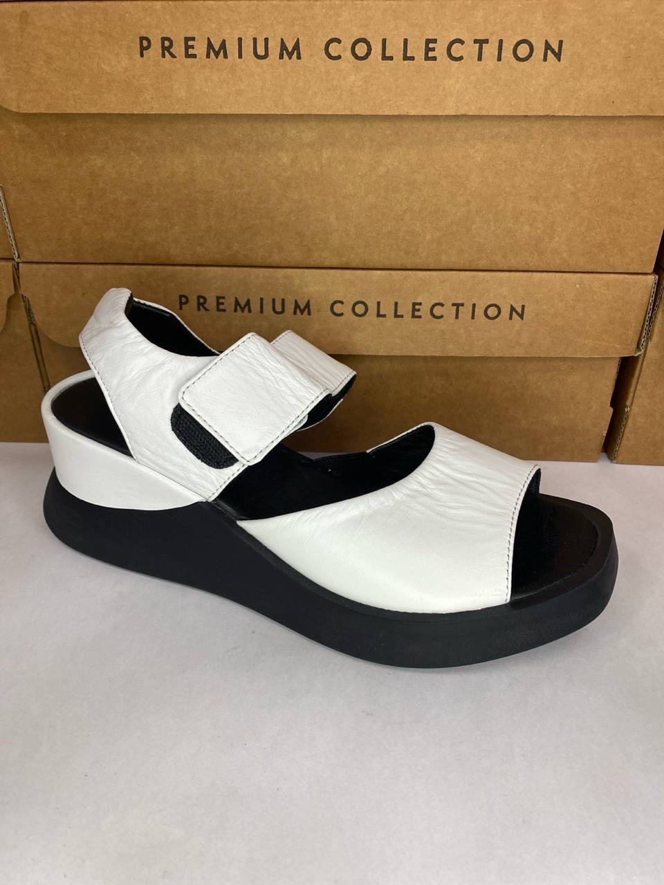 картинка Босоножки кожаные Benito от магазина Pratik