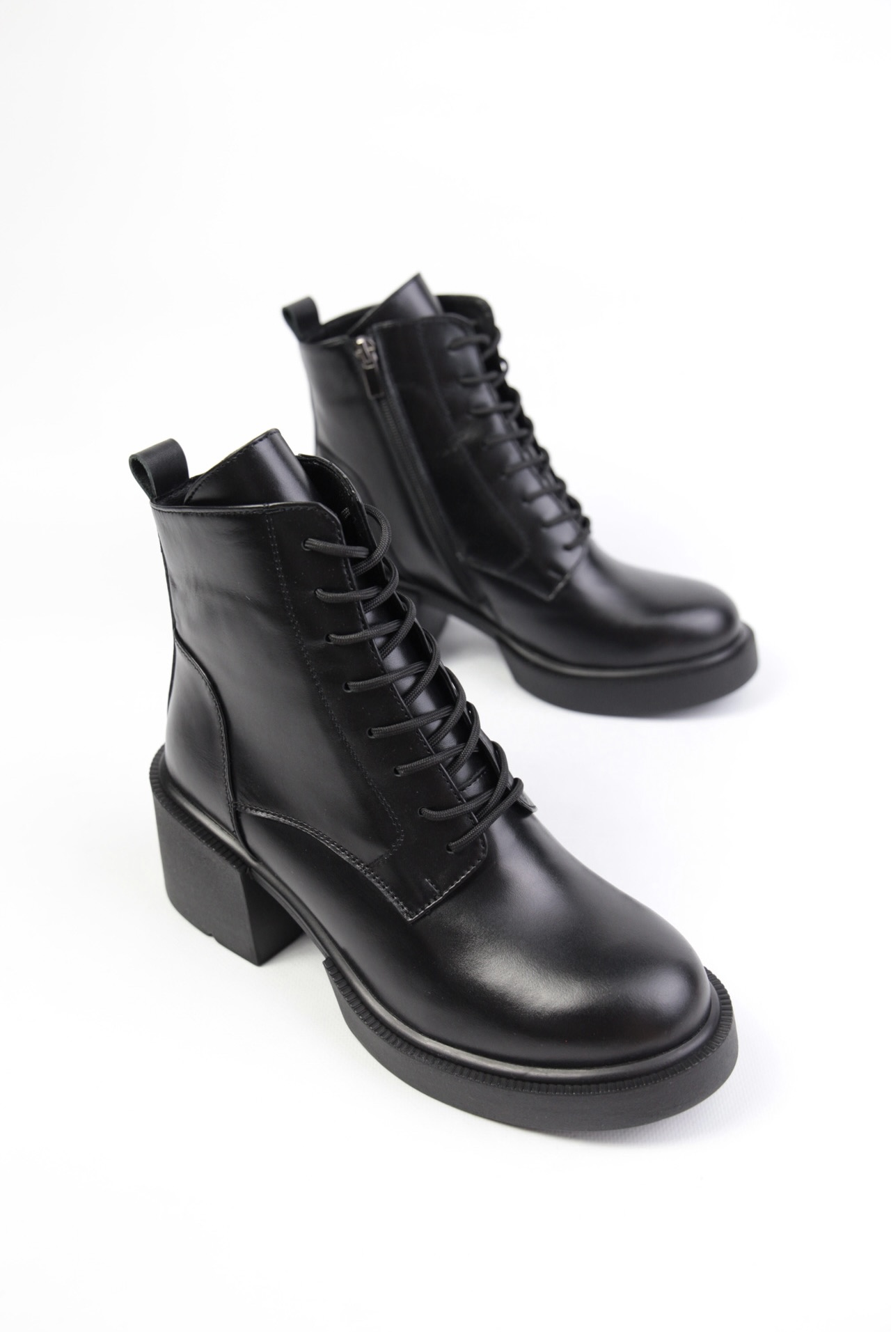 картинка Ботильоны кожаные Benito от магазина Pratik