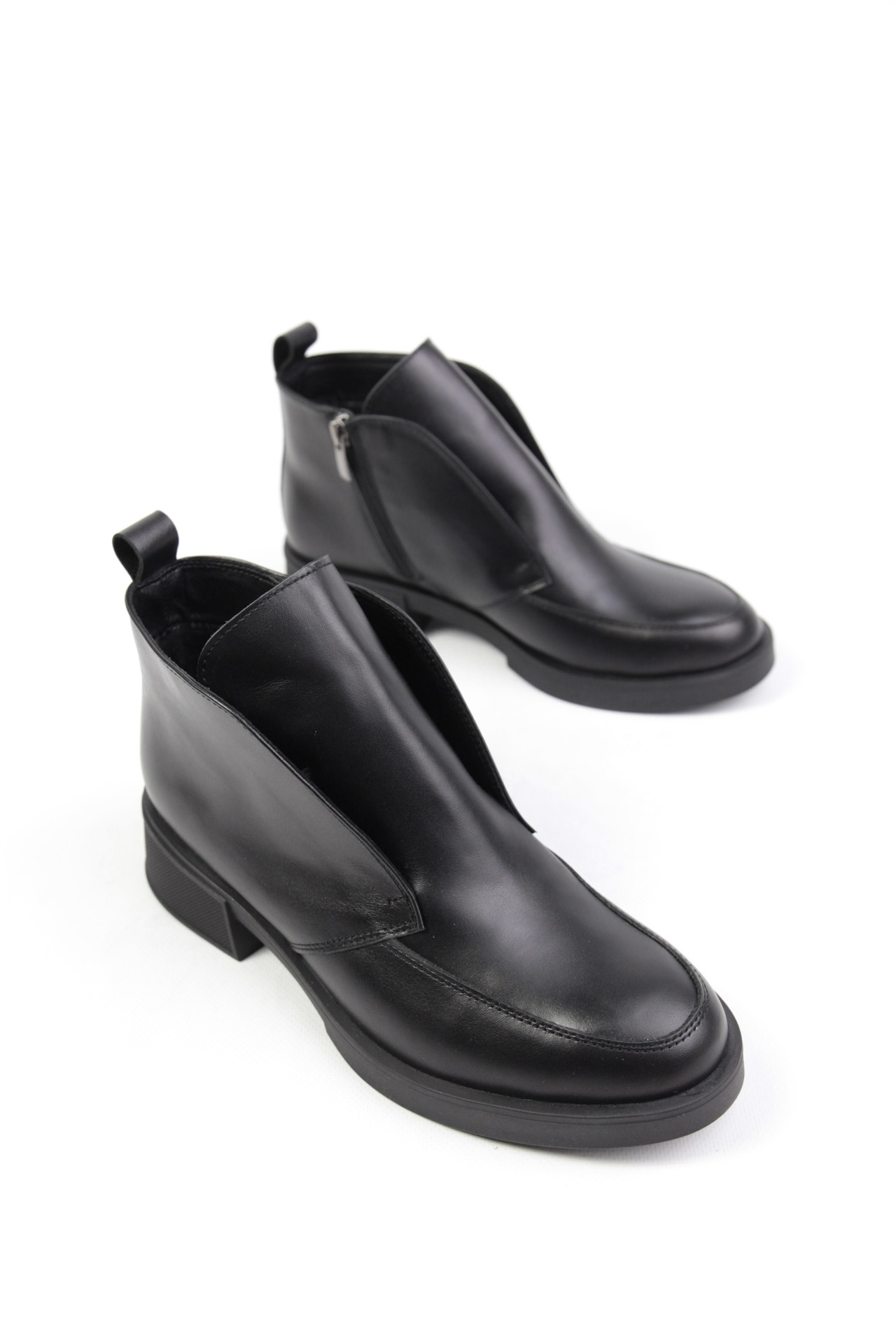 картинка Ботинки кожаные Benito от магазина Pratik