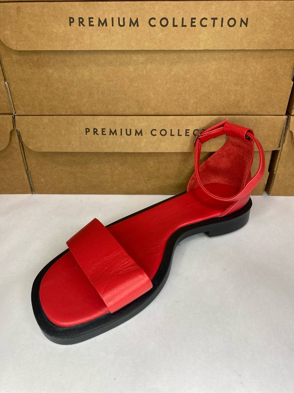 картинка Сандалии кожаные Benito от магазина Pratik