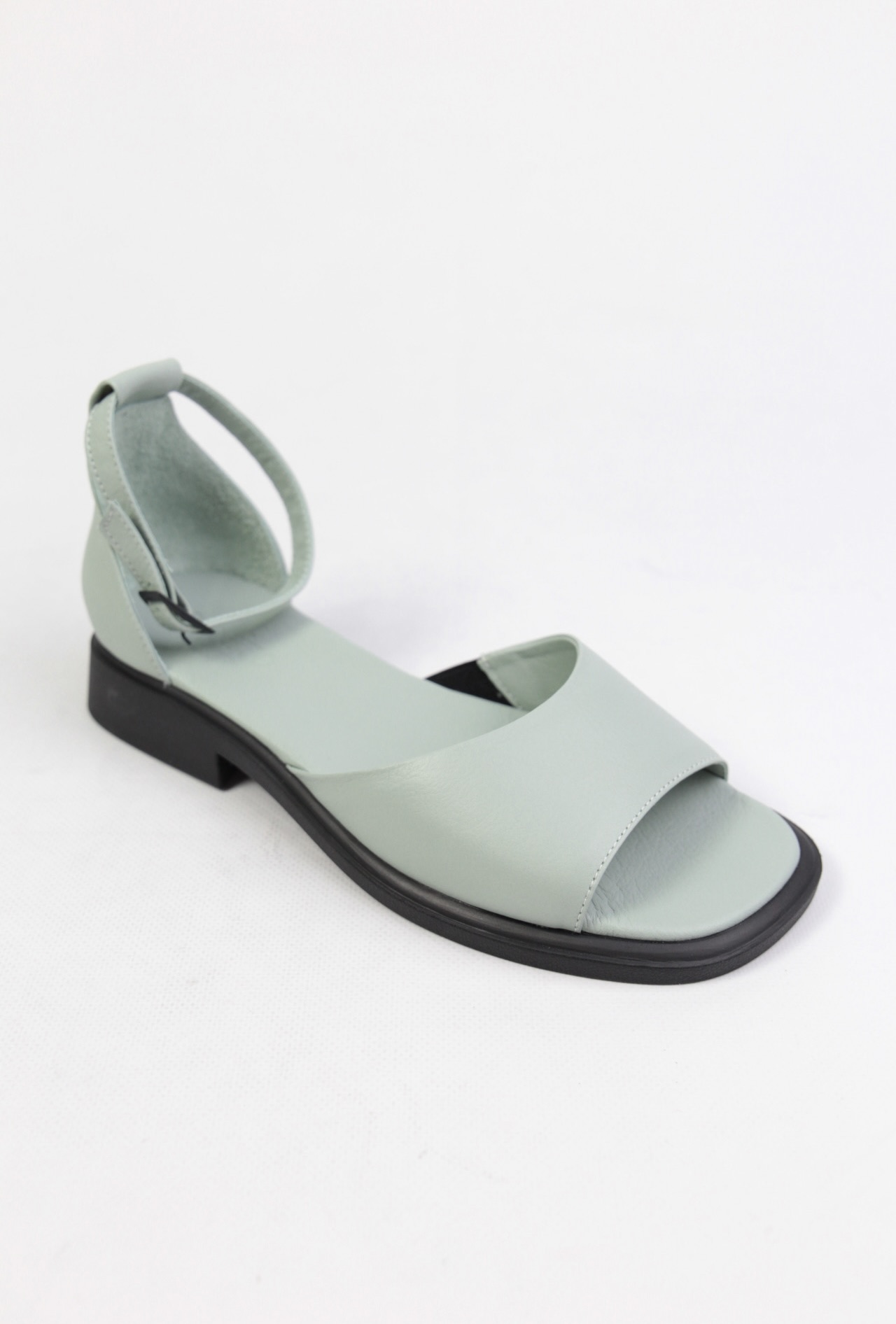 картинка Сандалии кожаные Benito от магазина Pratik