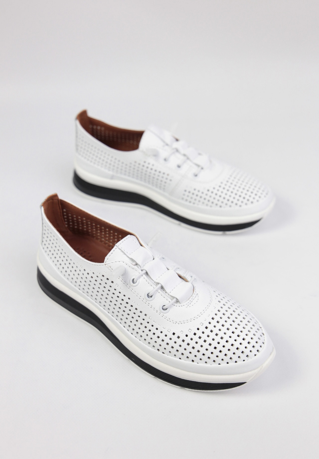 картинка Кроссовки кожаные Benito от магазина Pratik