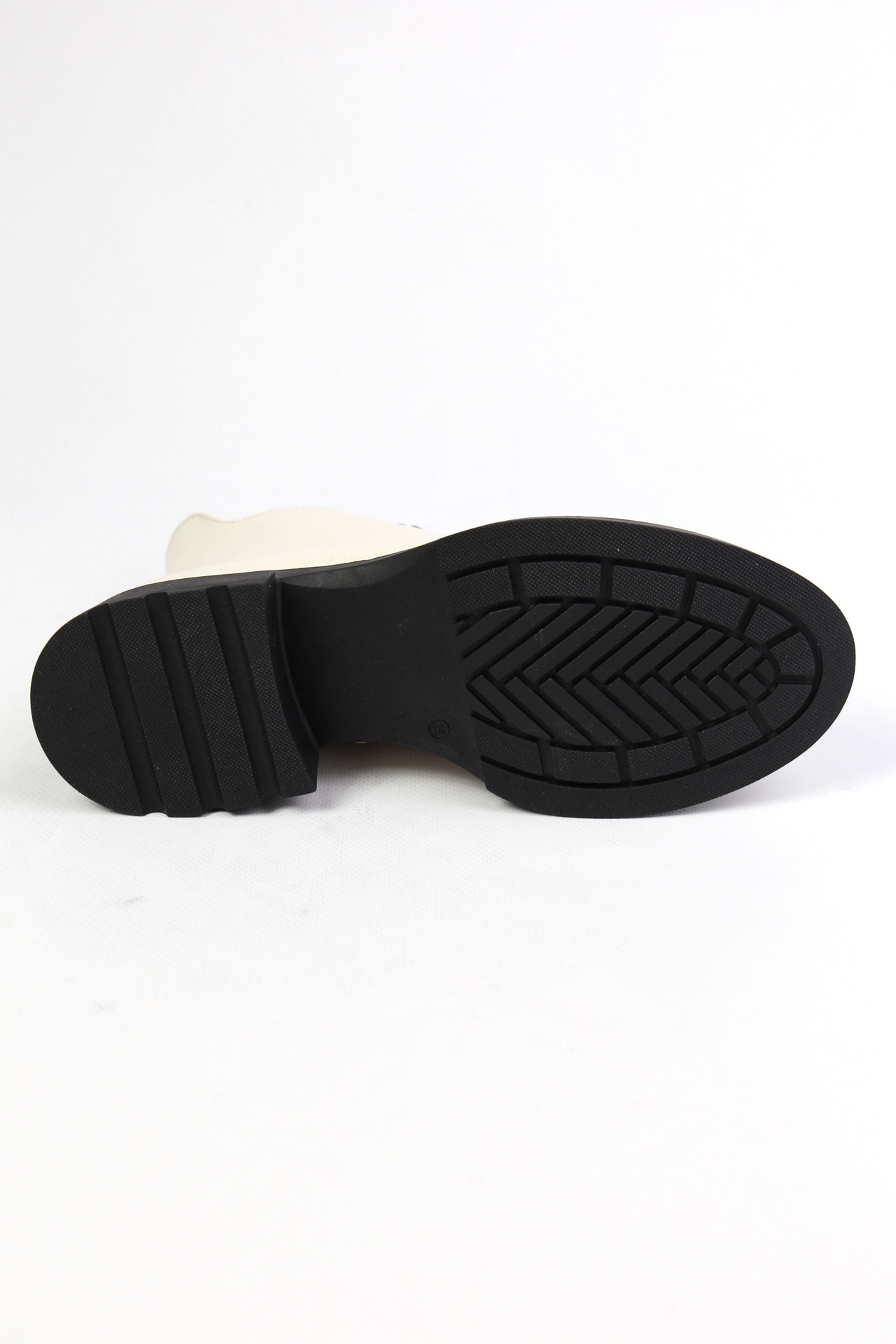 картинка Ботинки кожаные Benito от магазина Pratik