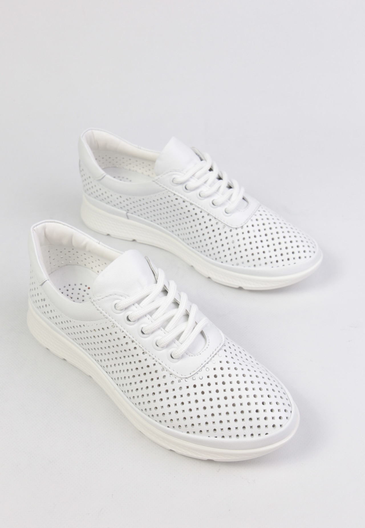 картинка Кроссовки кожаные Benito от магазина Pratik