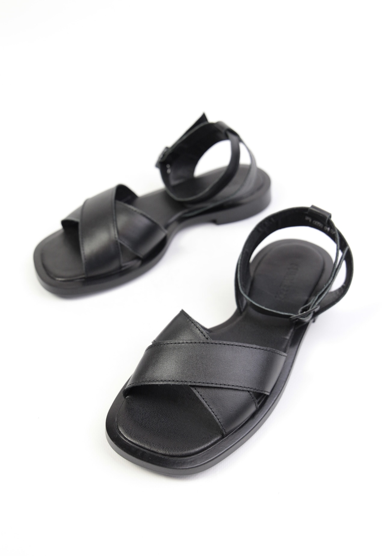 картинка Сандалии кожаные Benito от магазина Pratik