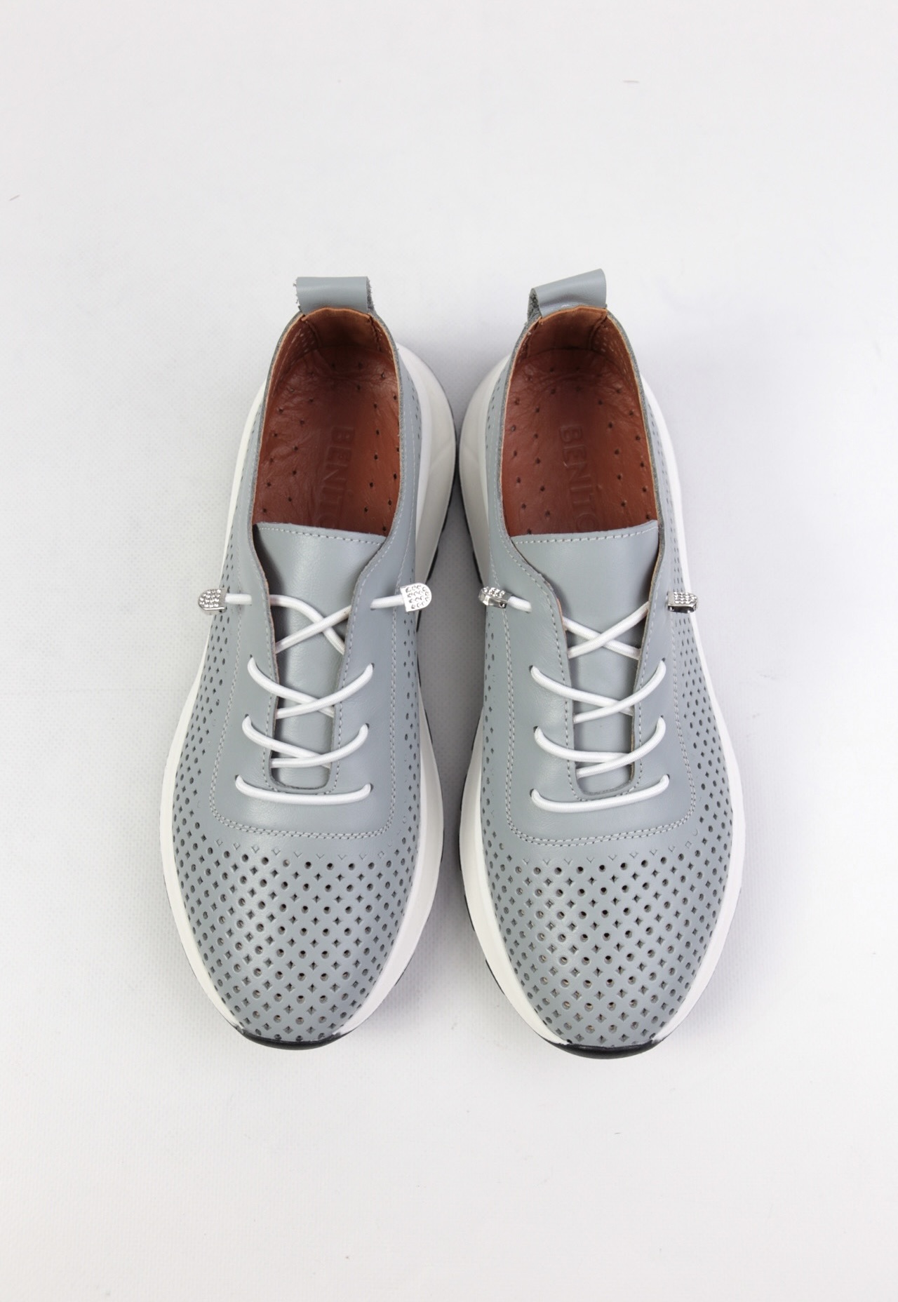 картинка  Кроссовки кожаные Benito от магазина Pratik