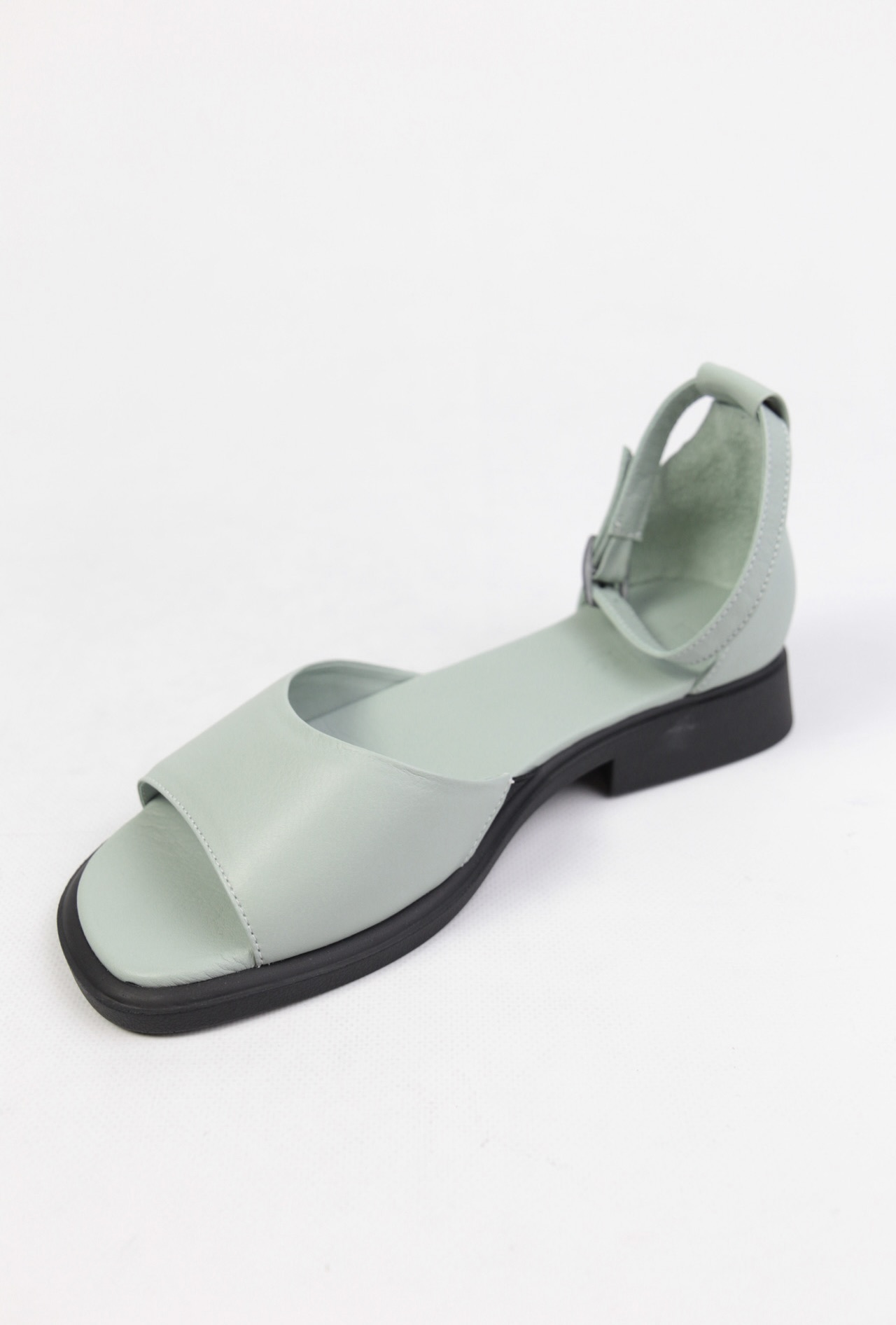 картинка Сандалии кожаные Benito от магазина Pratik