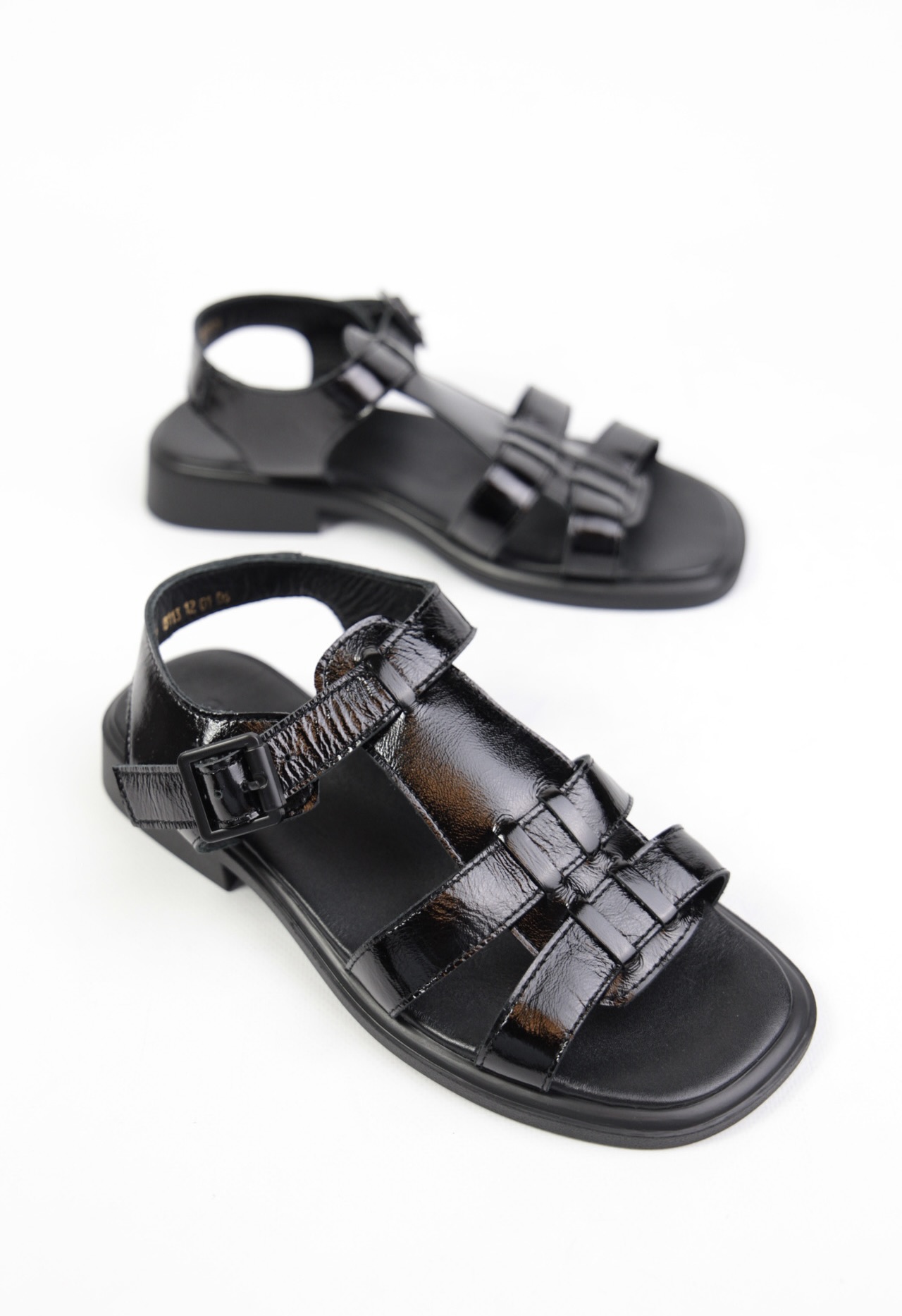 картинка Сандалии кожаные Benito от магазина Pratik