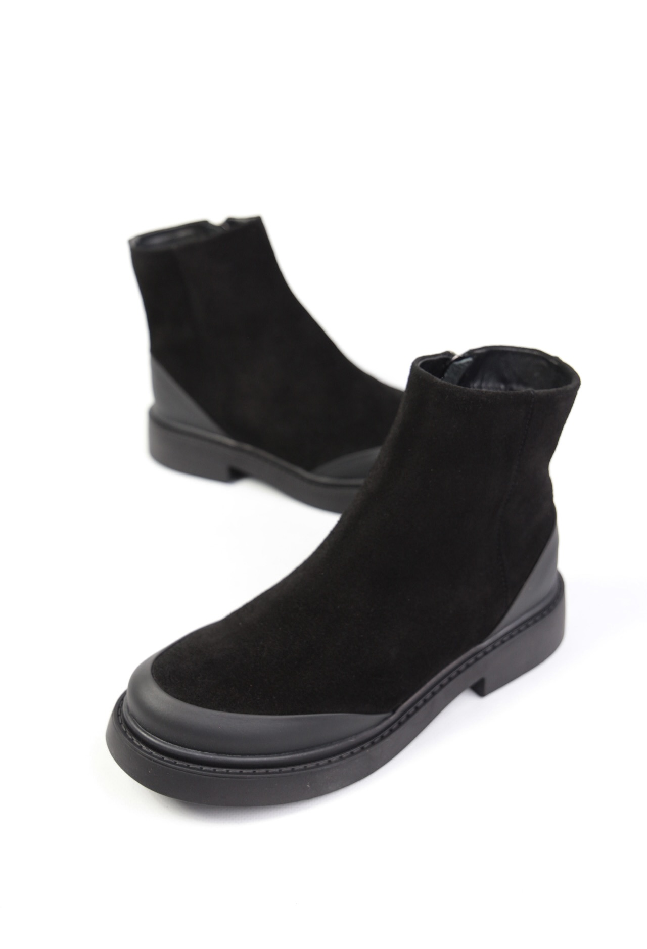 картинка Ботинки замшевые Benito от магазина Pratik