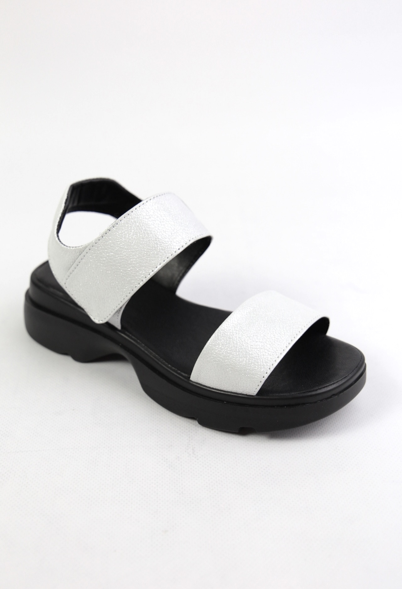 картинка Босоножки кожаные Benito от магазина Pratik