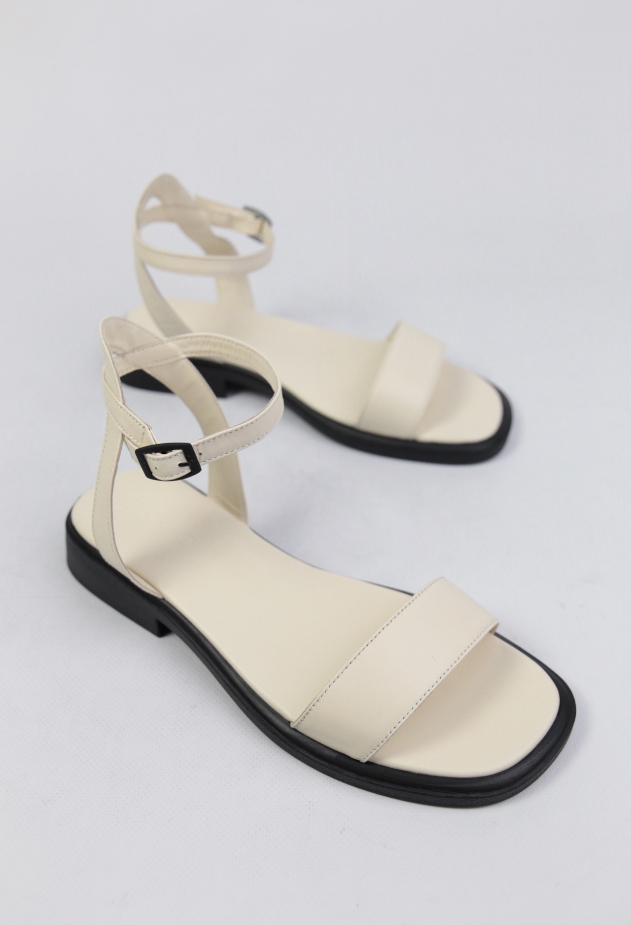 картинка Сандалии кожаные Benito от магазина Pratik