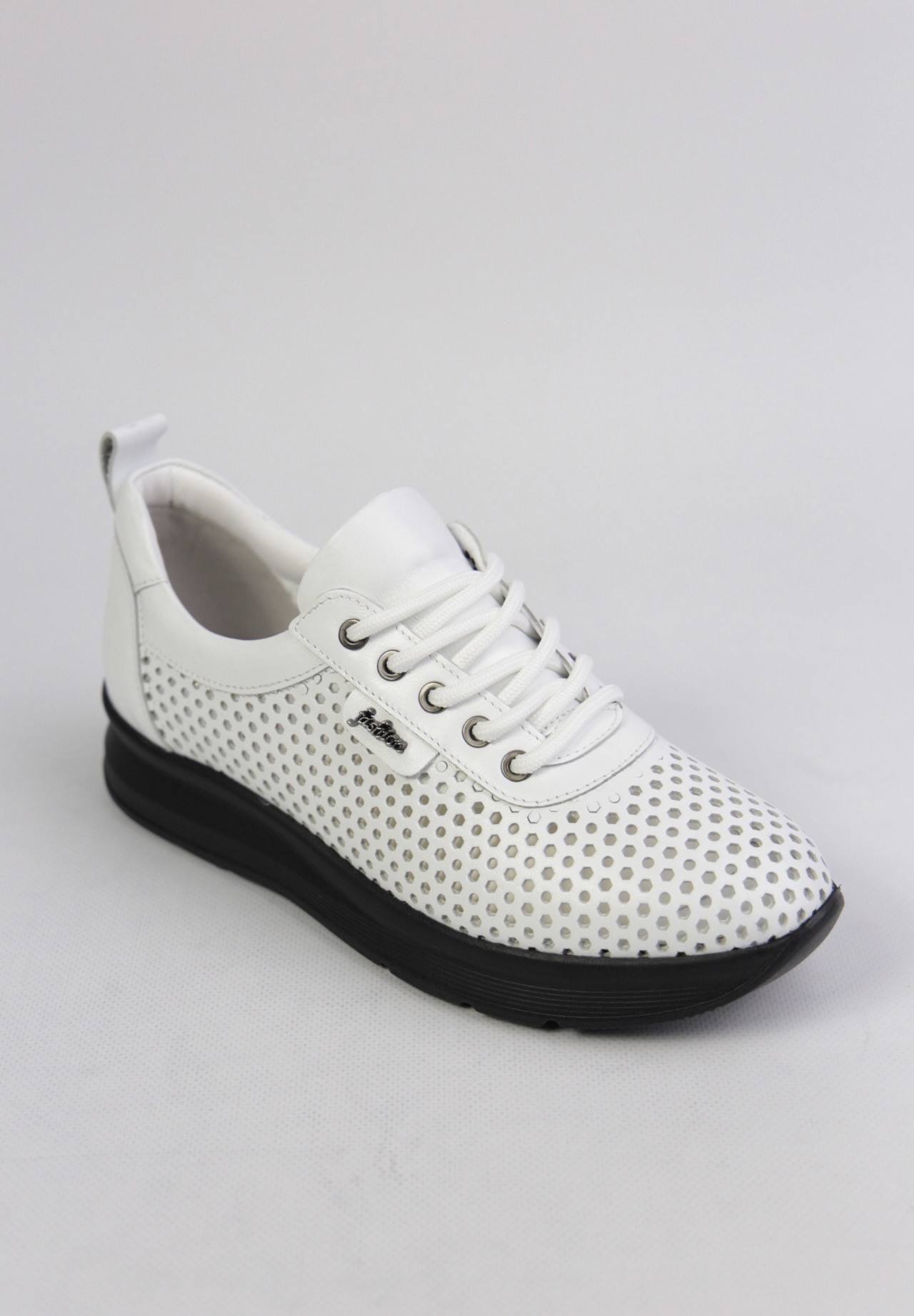 картинка Кроссовки кожаные Benito от магазина Pratik