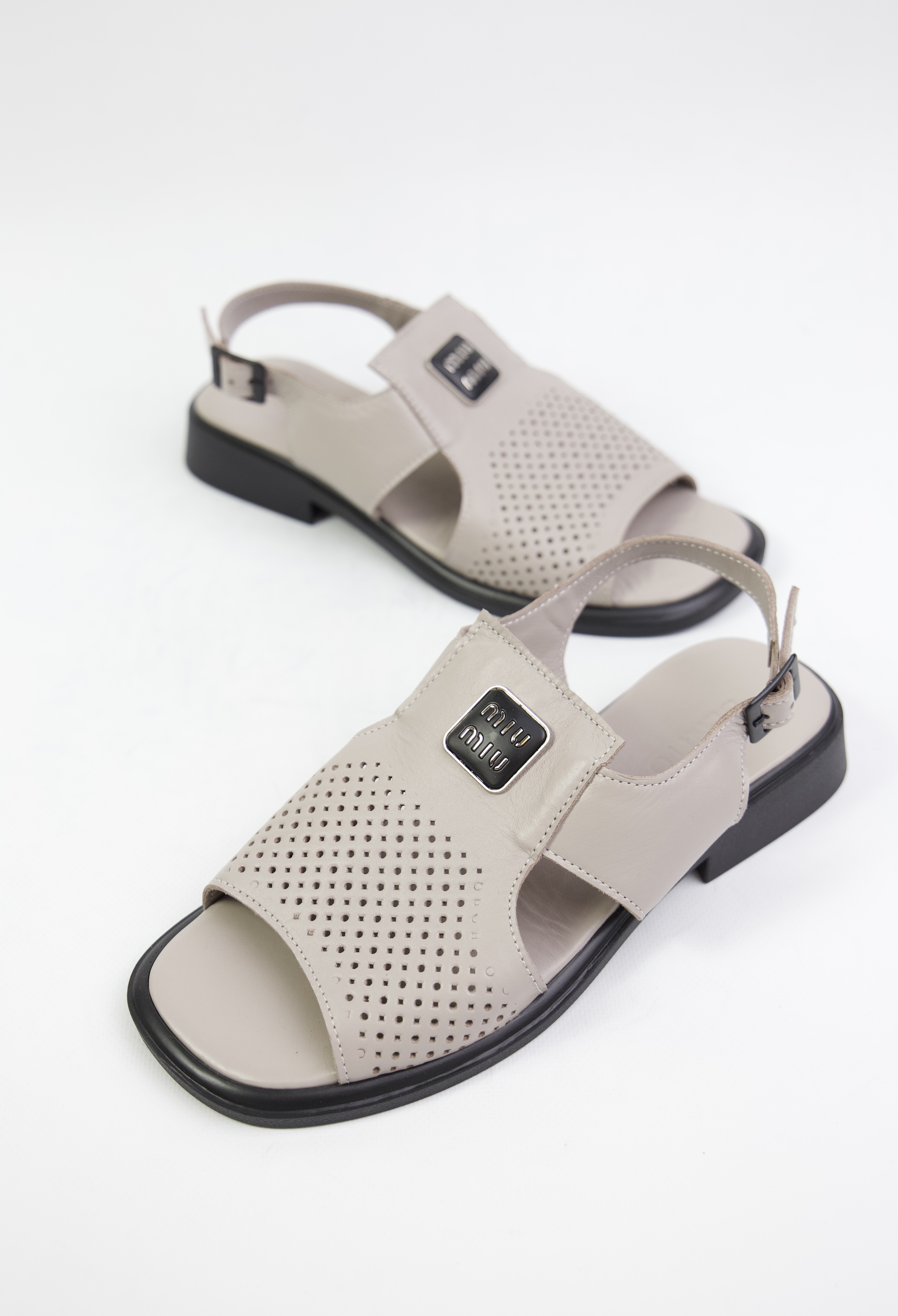 картинка Сандалии кожаные Benito от магазина Pratik