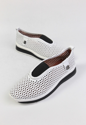 Слипоны кожаные Benito 24206/1 new- фото 1 - интернет-магазин обуви Pratik