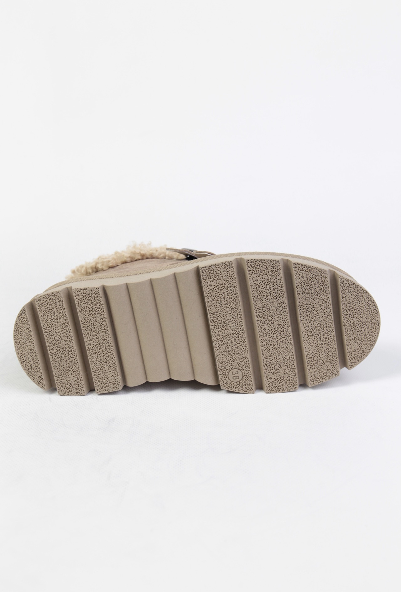 картинка Ботинки замшевые Benito от магазина Pratik