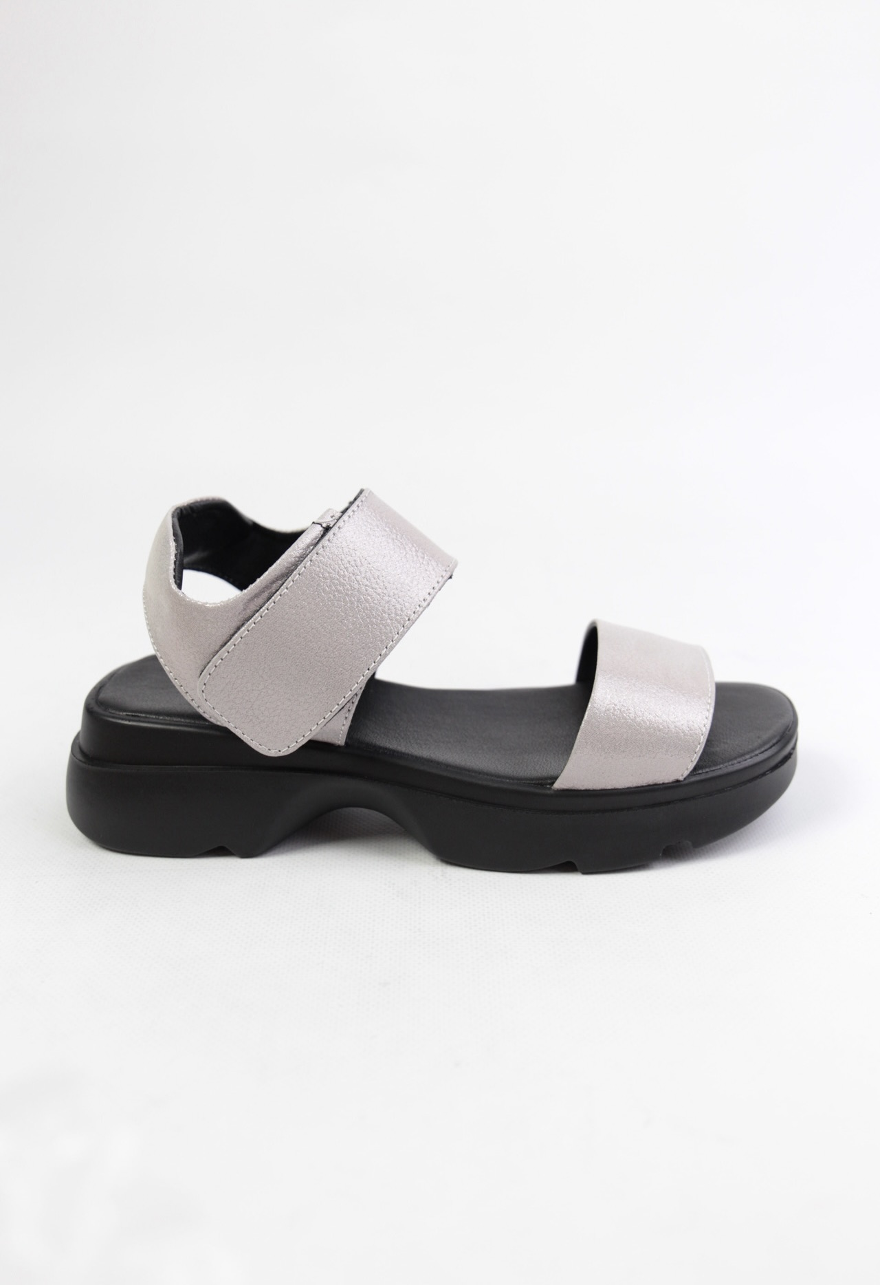 картинка Босоножки кожаные Benito от магазина Pratik