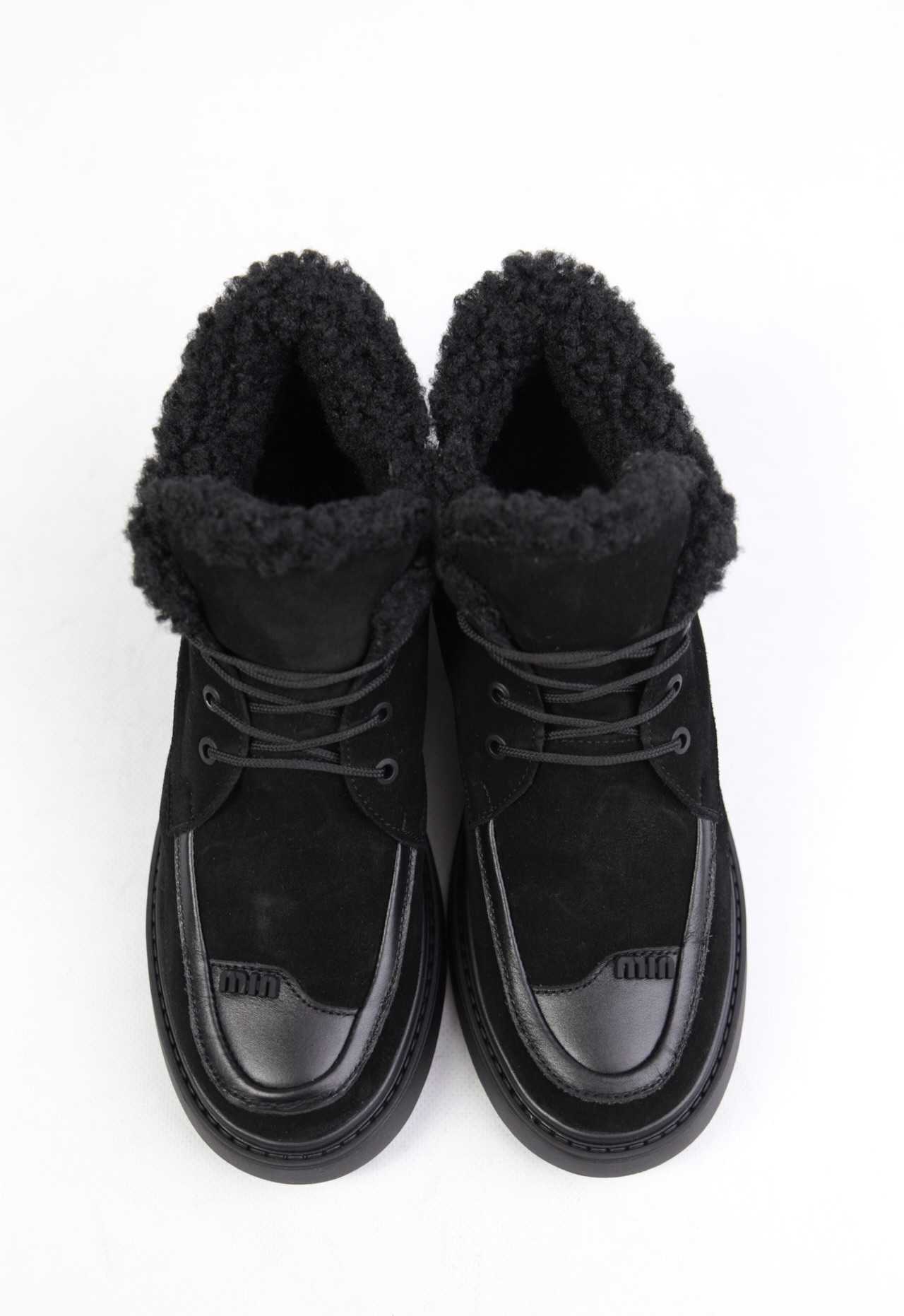 картинка Ботинки замшевые Benito от магазина Pratik