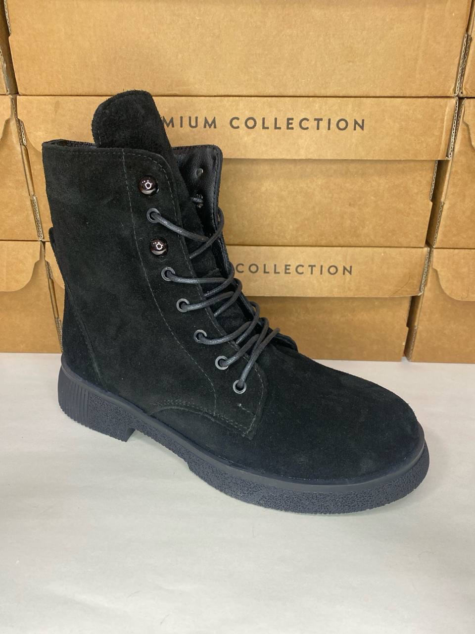 картинка Ботинки замшевые Benito от магазина Pratik