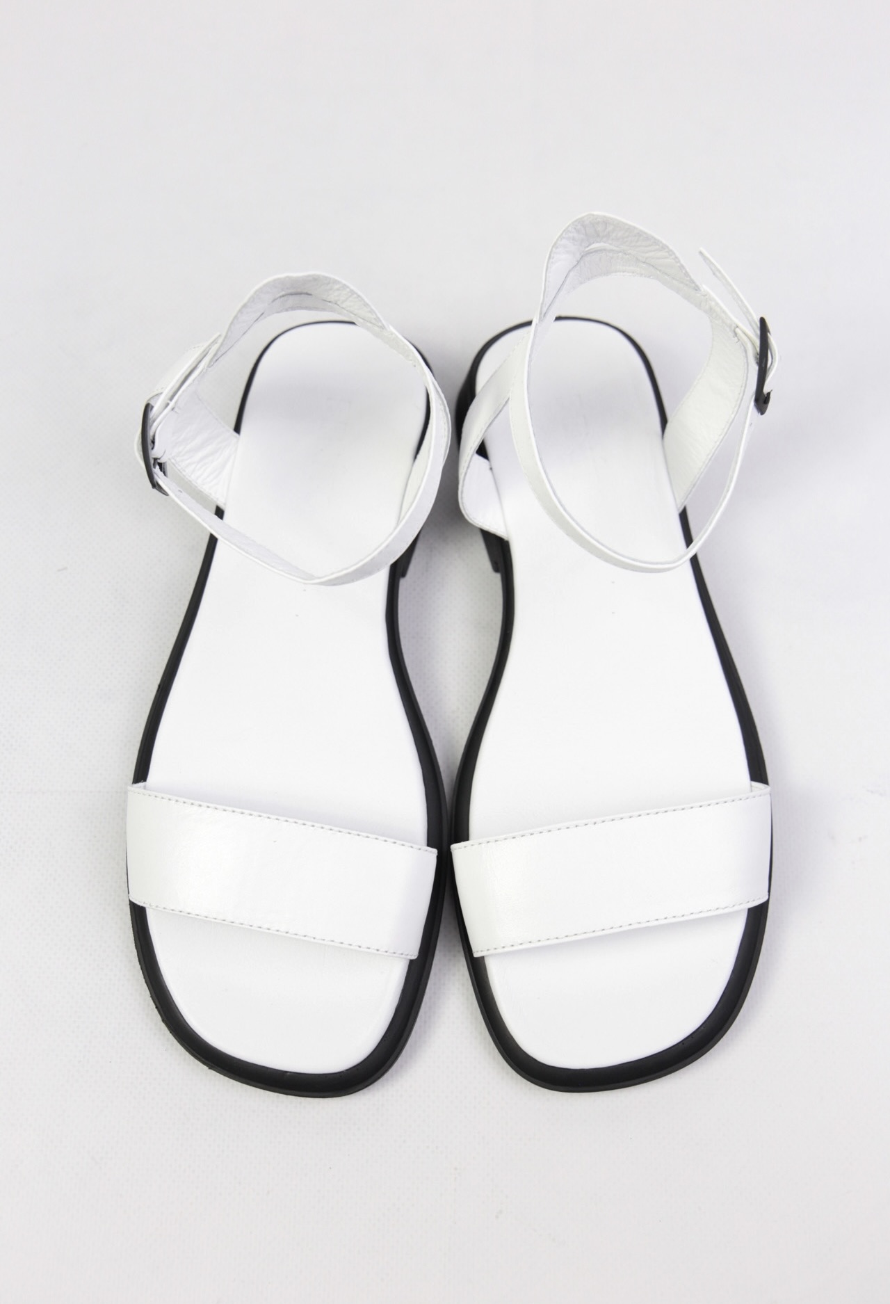 картинка Сандалии кожаные Benito от магазина Pratik