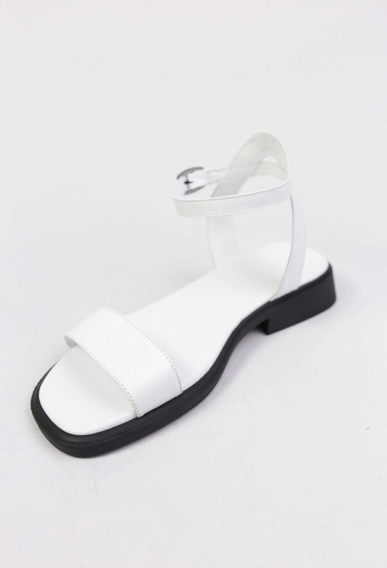 картинка Сандалии кожаные Benito от магазина Pratik